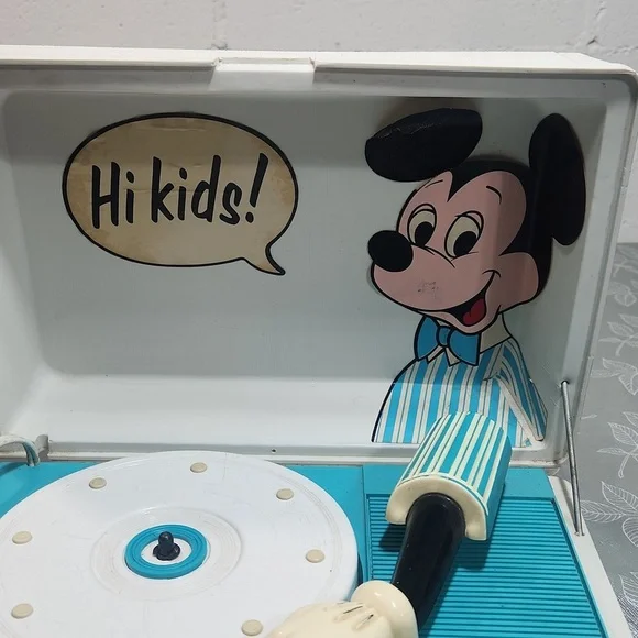 Mickey Mouse Record Player - Picture 2 of 8
